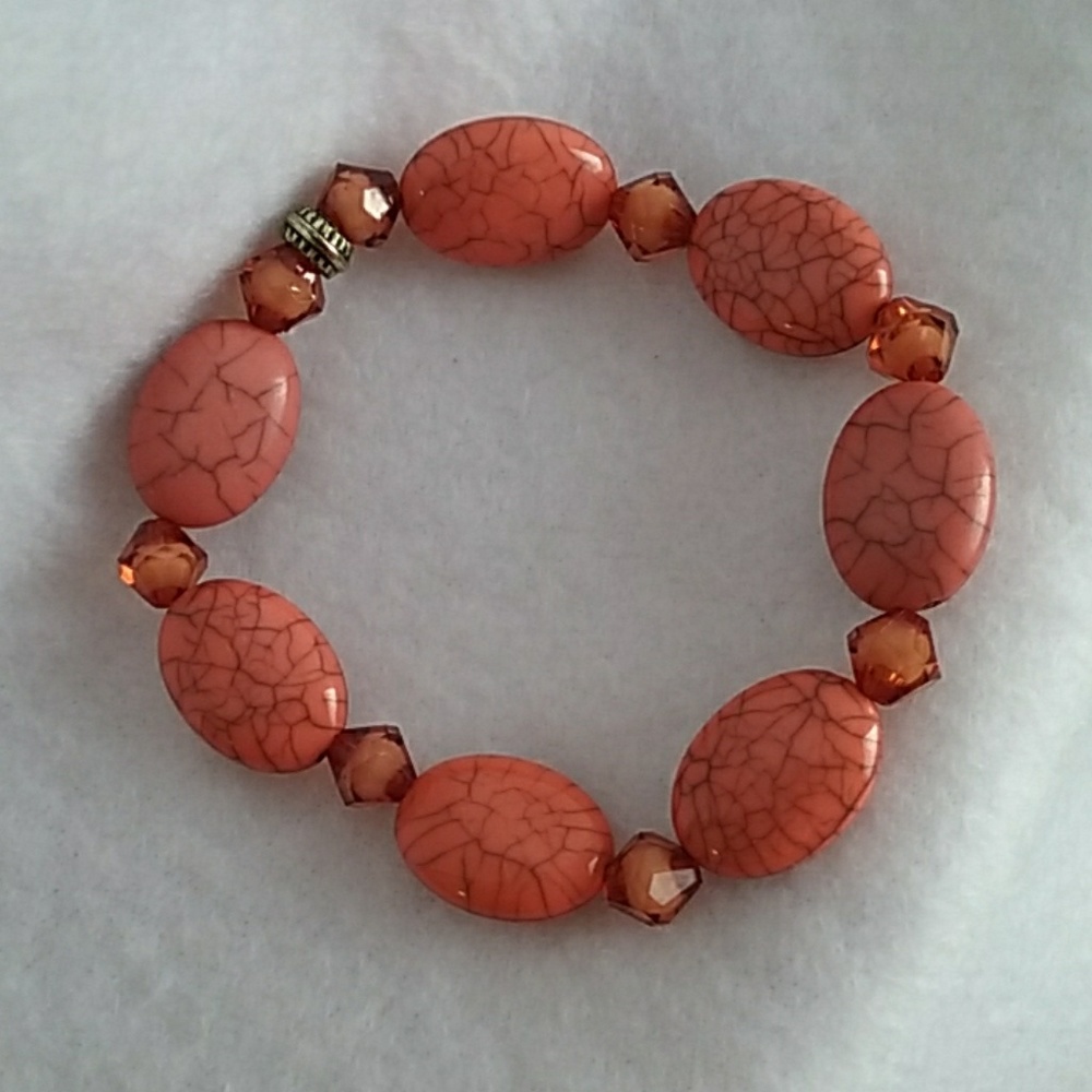 Crackled orange beaded stretch bracelet - Picture 3 of 3